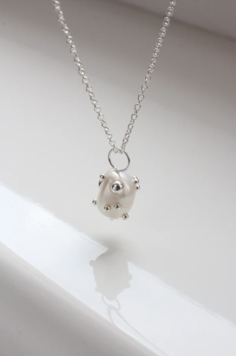 Picky Finders Store. Comet pendant on a silver chain 04. Sterling Silver. By Solarsilver.