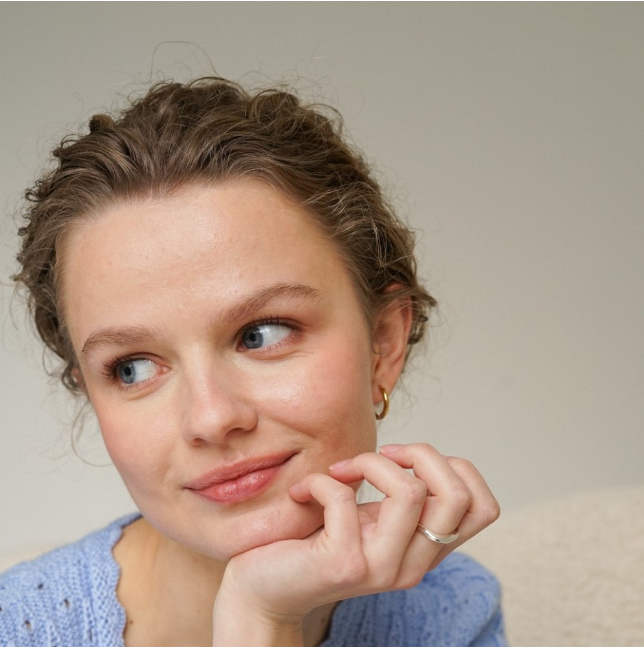 Picky Finders Store. Hoops Earrings Gold Gilded Medium 02. Sterling Silver. By Siayvo.