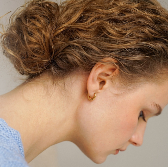 Picky Finders Store. Hoops Earrings Small Gold Gilded 02. Sterling Silver. By Siayvo.