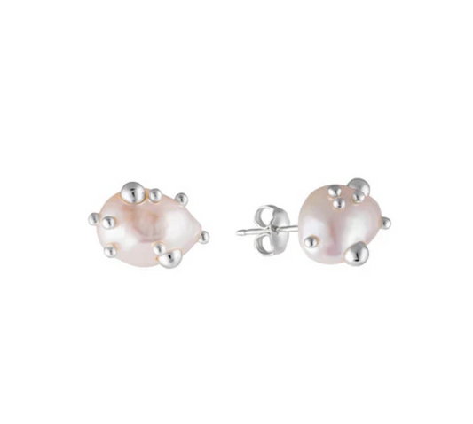 Picky Finders Store. Studs with silver drops. Pearls. Earrings 01. Sterling Silver. By Solarsilver.