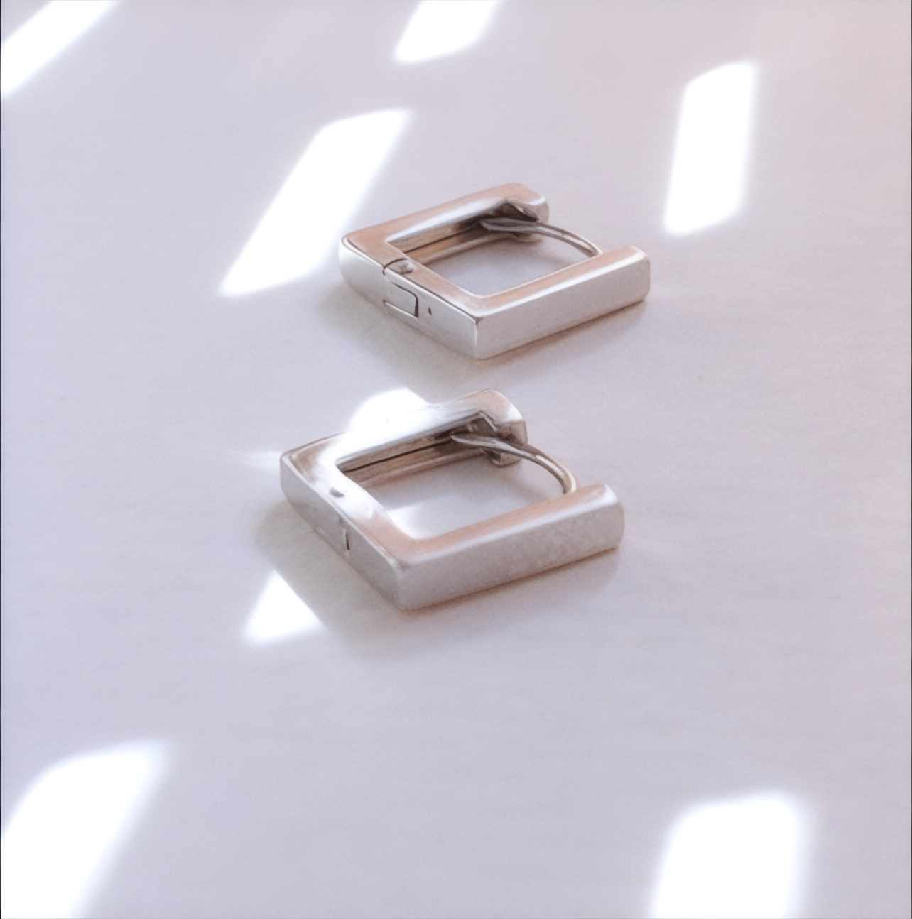 Picky Finders Store. Square Earrings 02. Sterling Silver. By Siayvo.